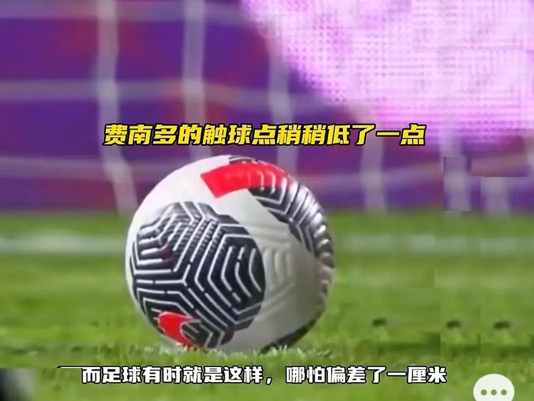 球背后的秘