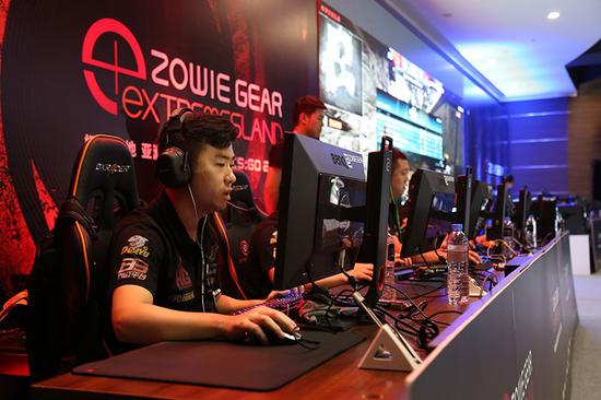 也正与德泽 也正与德泽