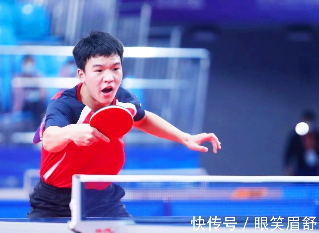 与梅西同框 与梅西同框